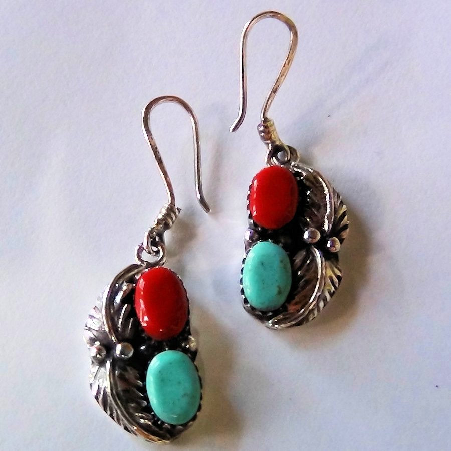 Boucles d'Oreilles Amérindiennes avec Turquoise Corail et Plumes