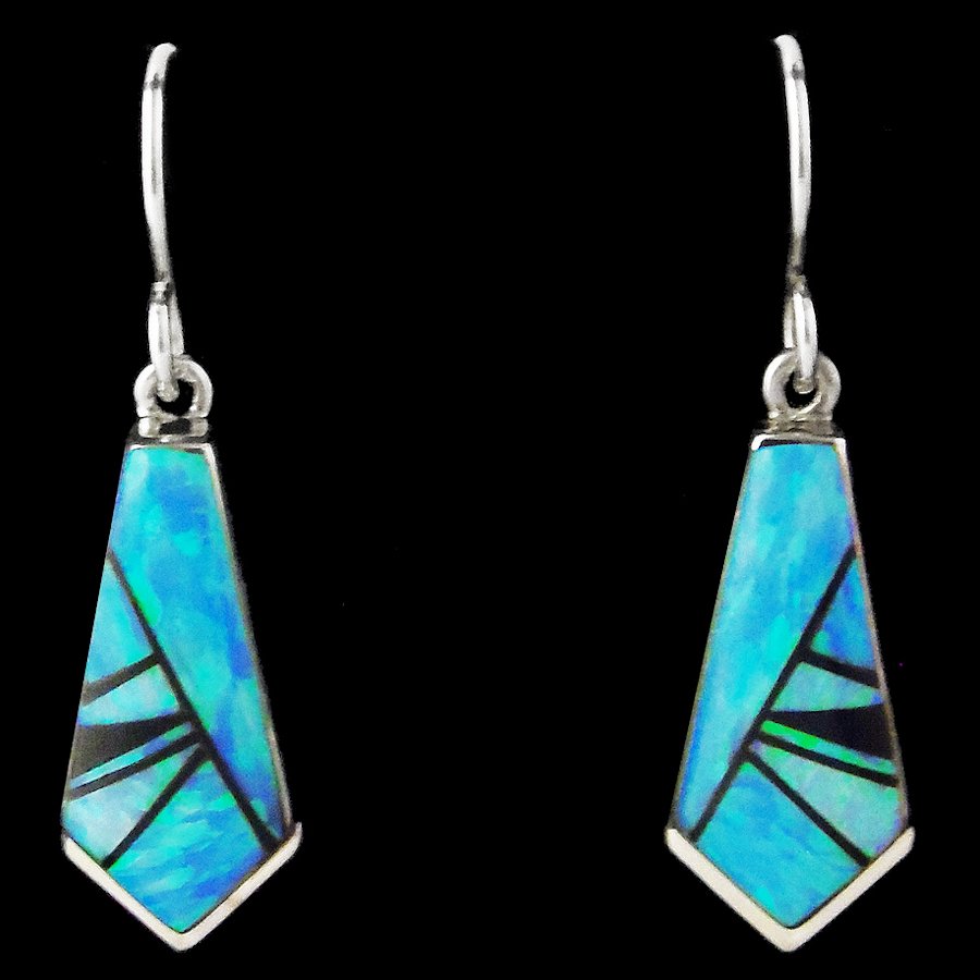 Boucles d'oreilles incrustées d'opale de culture et d'onyx