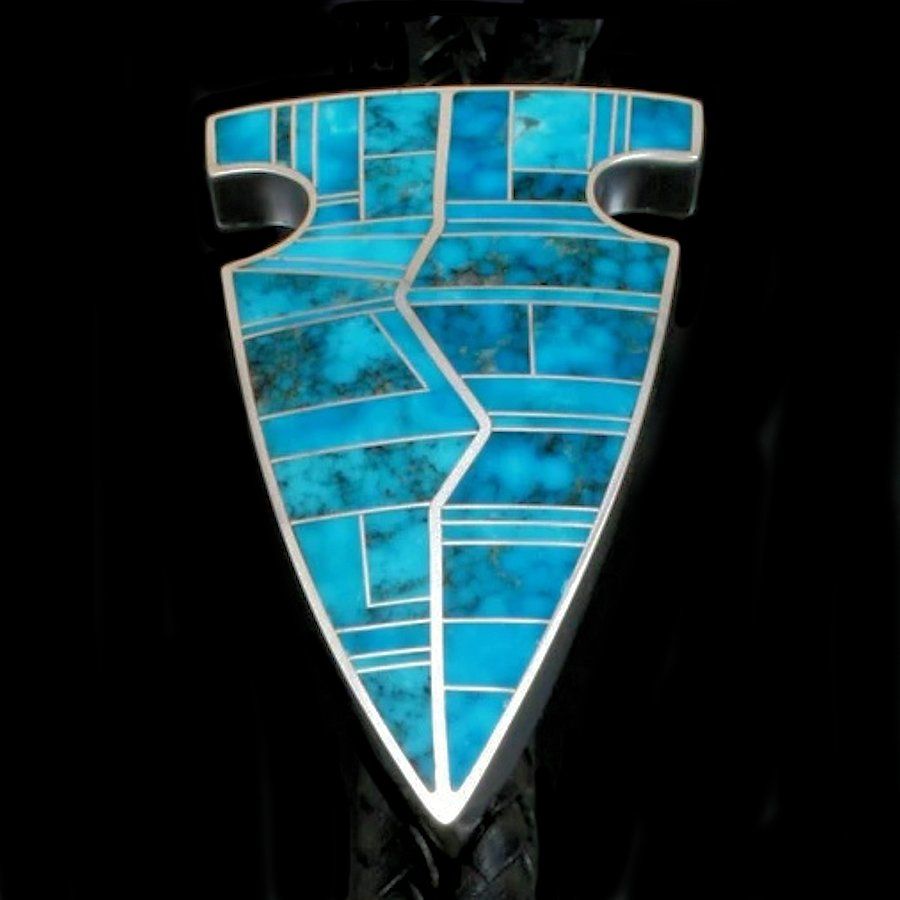 Bolo Tie Pointe de Flèche Channel Inlay, Couleur au Choix