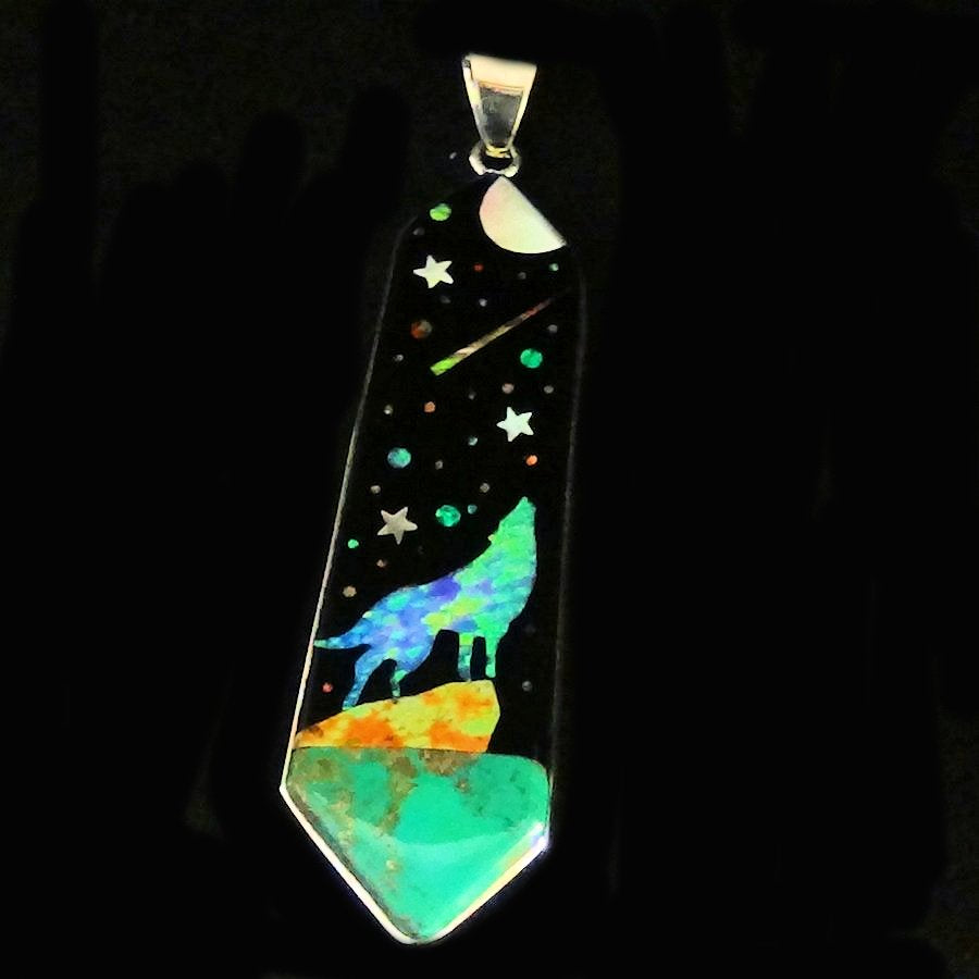 Pendentif Réversible Loup Hurlant à la lune