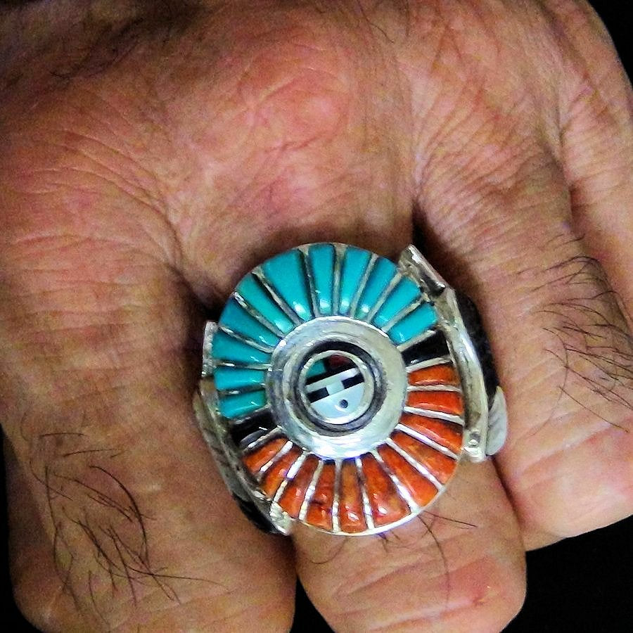 Bague Amerindienne Dieu Soleil Zuni Turquoise Corail