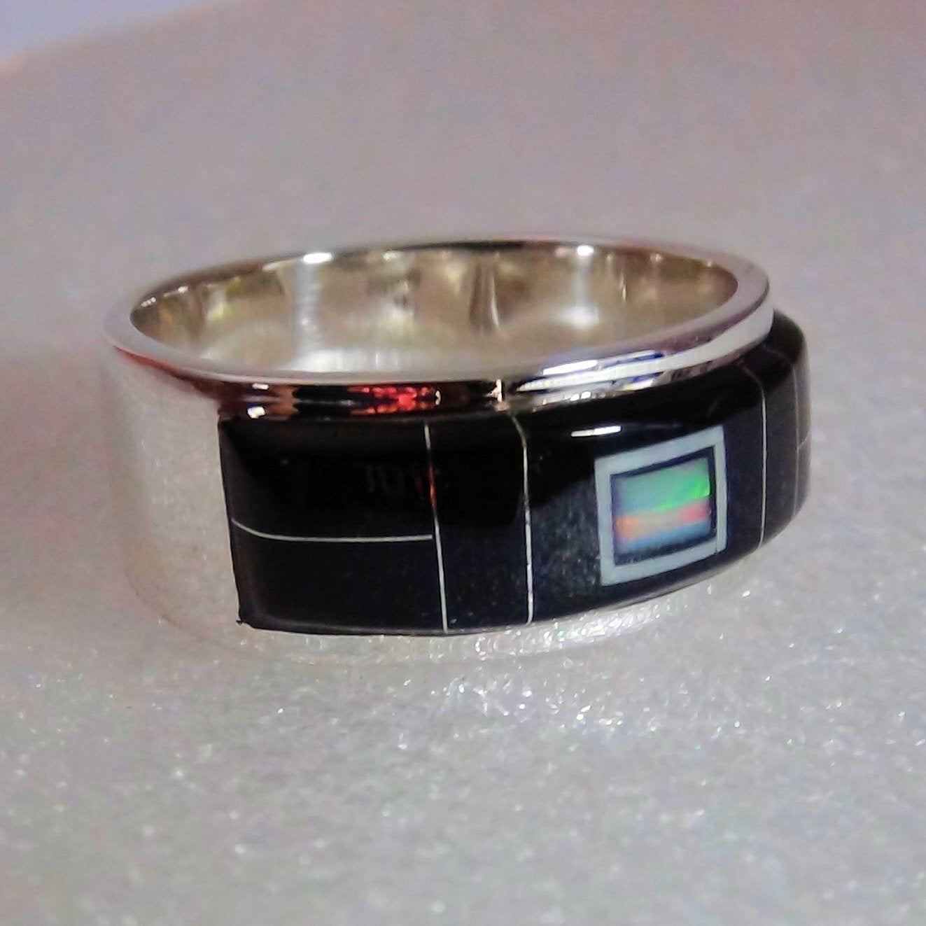 Anneau Amerindien Channel Inlay Jeais Noir et Opal