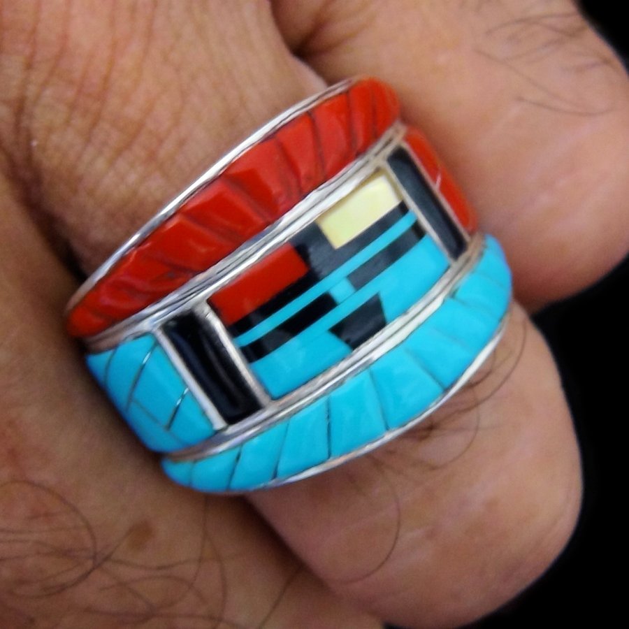 Bague Dieu Soleil Zuni Nite Yei Turquoise &amp; Corail